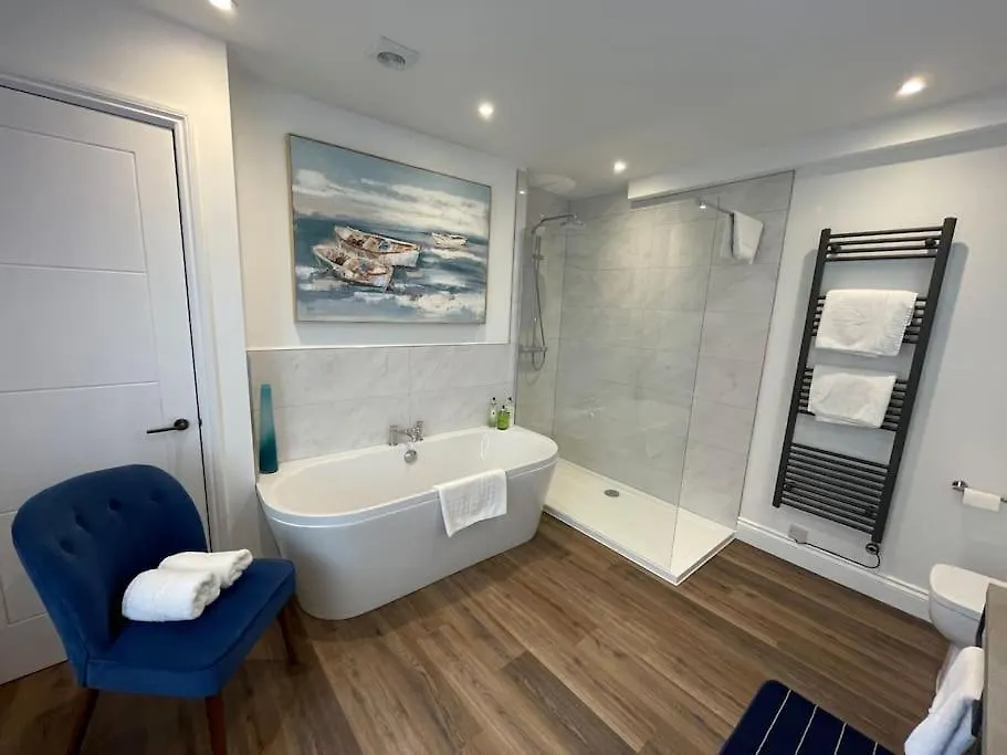 New Stunning Central 2 Bed Apartment With Parking GLOUCESTERSHIRE United Kingdom